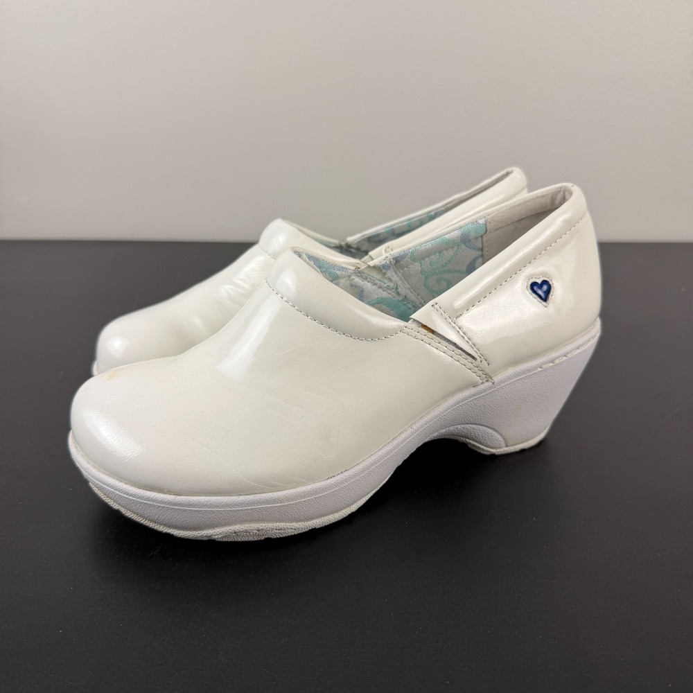 Nurse Mates Pillow Top Bryar Clog Women's 7M White Patent Leather Slip On Casual